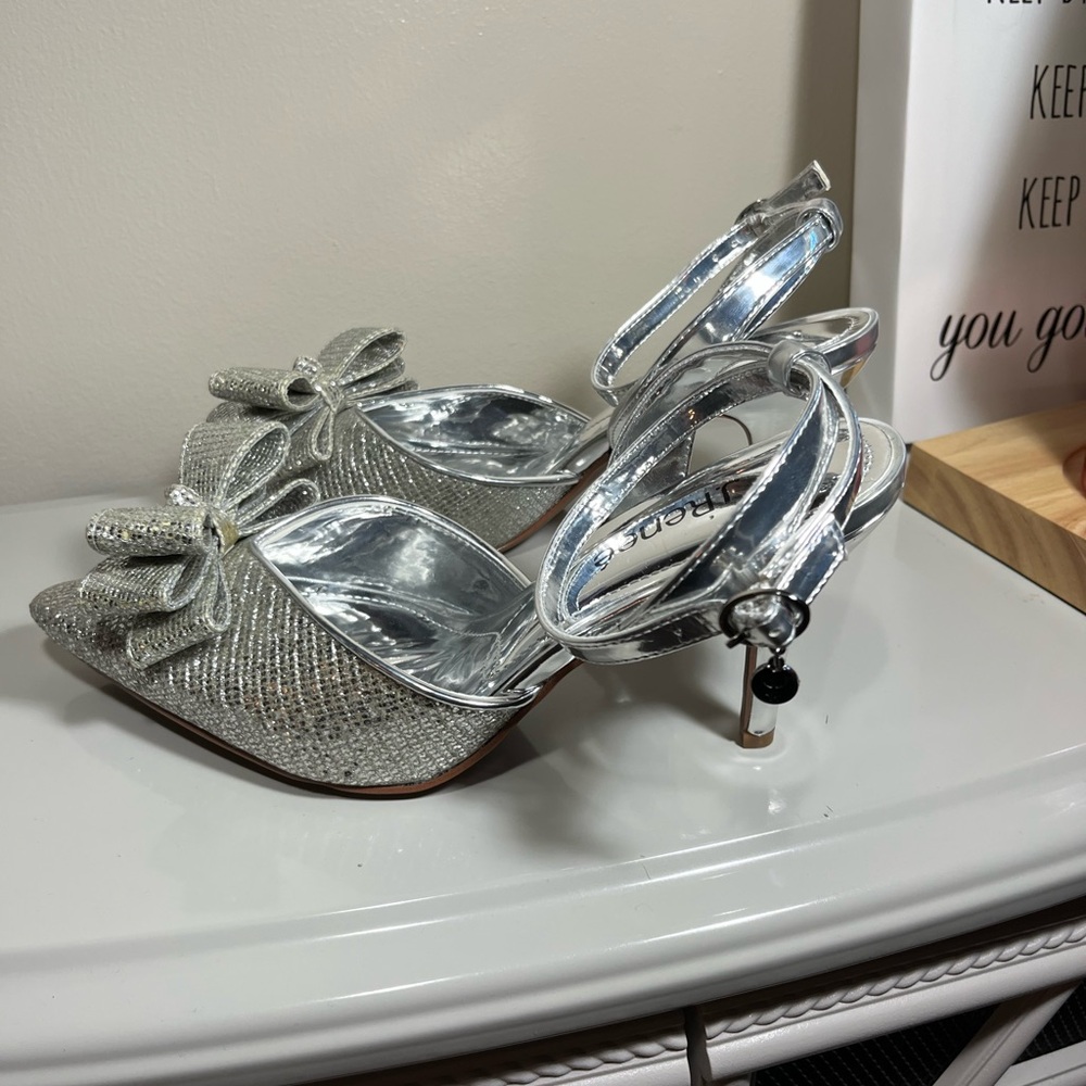 J.Renee Silver Slingback Heels with Bow - Picture 6 of 11